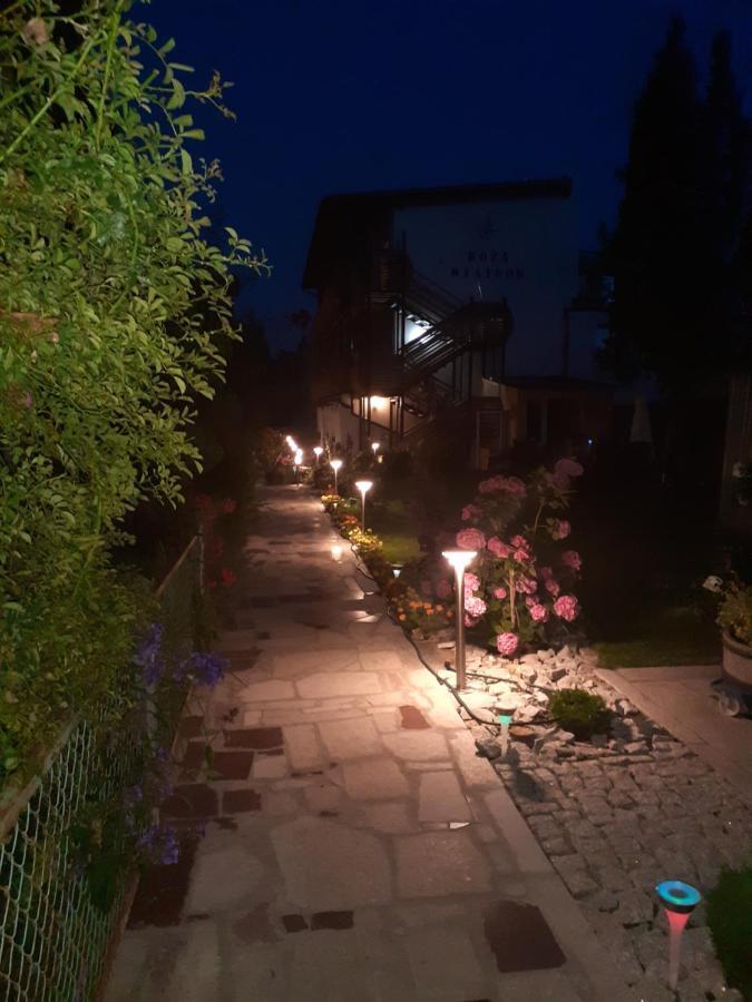 Roza Wiatrow Dom Wypoczynkowy 科沃布热格 外观 照片
